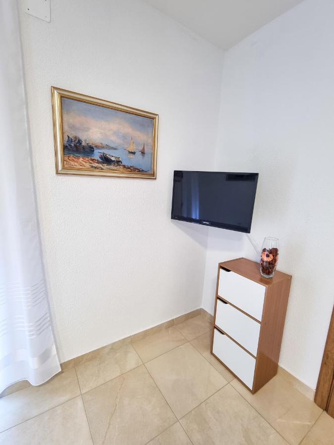 Apartment Ane 2 Tisno Exterior photo
